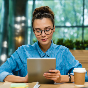 girl with tablet